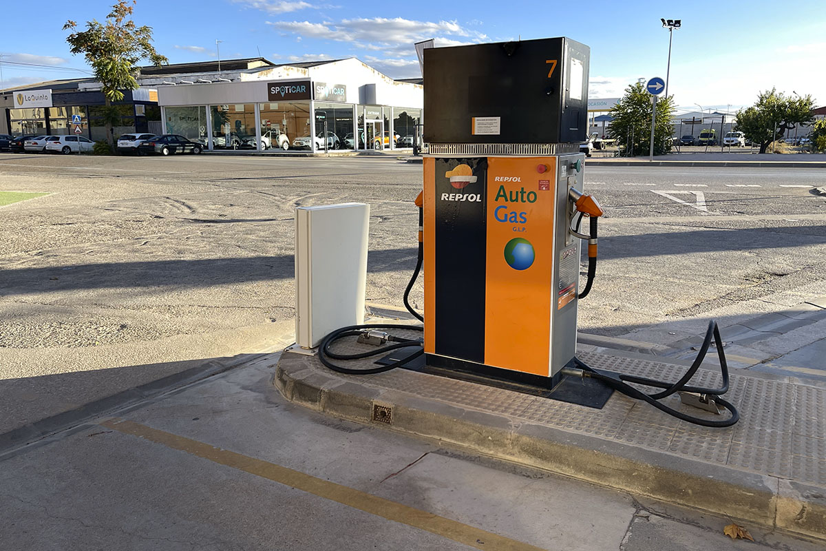 Repsol Quintanar km 122 - Gasolinera de la red de Bisonte 006