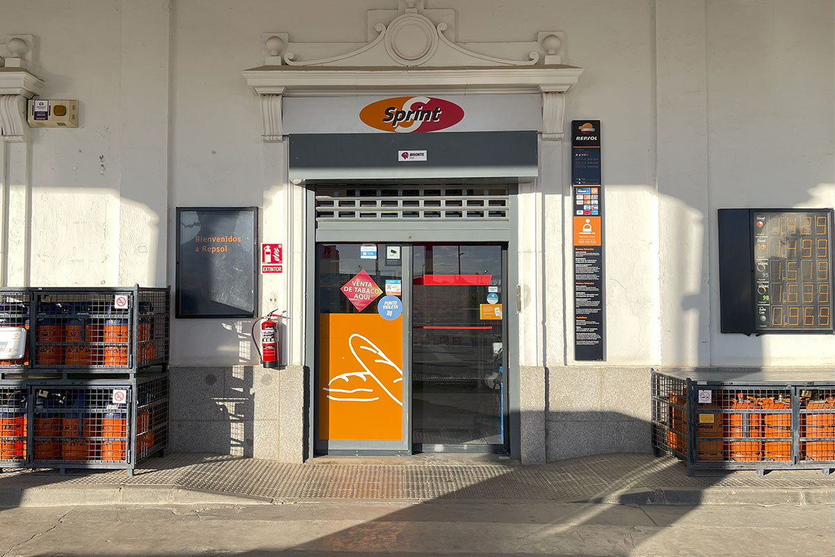 Repsol Quintanar km 122 - Gasolinera de la red de Bisonte 013