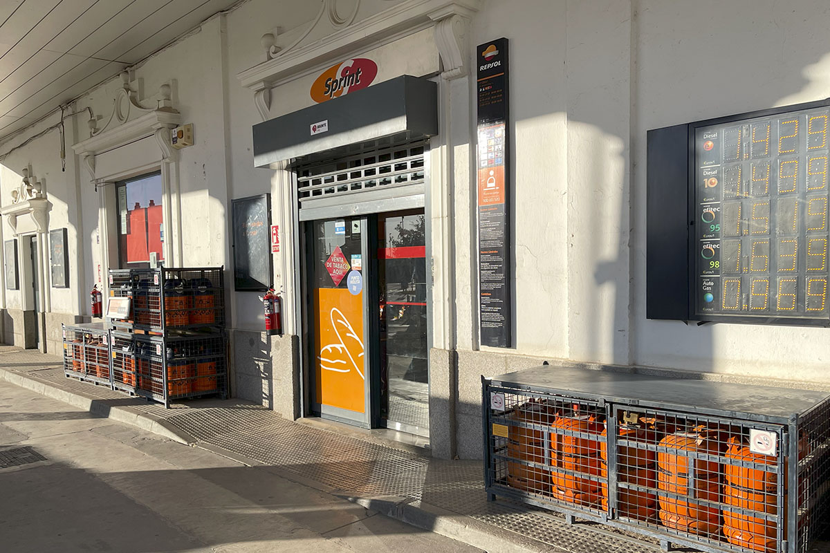 Repsol Quintanar km 122 - Gasolinera de la red de Bisonte 015